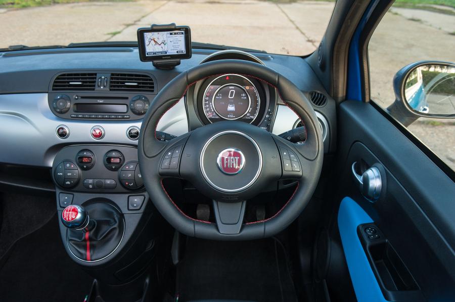  Fiat 500S Cabrio 2013 года  (UK) (фото 18 из 27)
